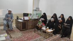 کمیته انتخاب برترین‌های «مهرواره‌ با نور» در برخوار برگزار شد