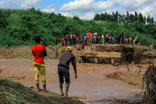At least 120 killed as floods sweep DR Congo capital