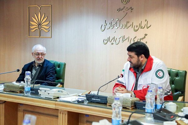 اسناد خدمات هلال احمر در جنگ به کتابخانه ملی سپرده شد اسناد خدمات هلال احمر در جنگ به کتابخانه ملی سپرده شد