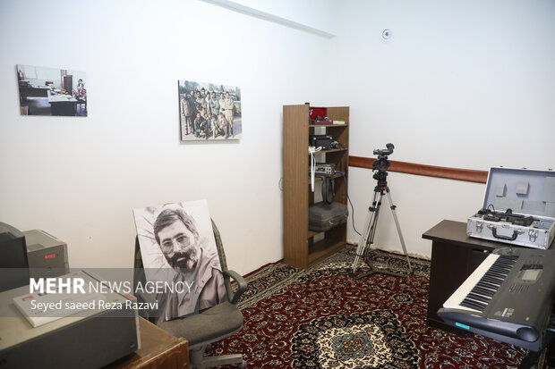  محل کار شهید سید مرتضی آوینی در حاشیه نشست رسانه‌ای هفدهمین جشنواره بین‌المللی فیلم مقاومت افتتاح شد