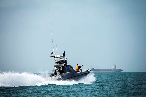 مسؤول: الحرس الثوري يستولي على سفينة تحمل وقودا مهربا في الخليج الفارسي