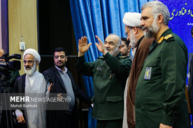 همایش کشوری هفته پژوهش با حضور سردار سلامی