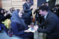استاندار یزد از قهرمانان ورزشی استان تجلیل کرد