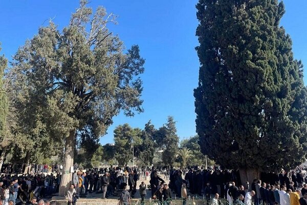 ۷۰ هزار فلسطینی نماز جمعه را در مسجدالاقصی اقامه کردند