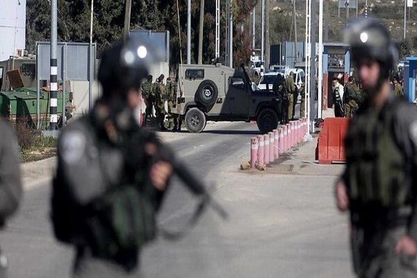 زخمی شدن ۴ فلسطینی در کرانه باختری به دست نظامیان صهیونیست