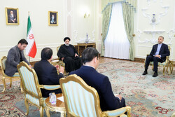 الرئيس الايراني: تطوير التعاون بين الدول المستقلة أحد السبل لتقويض ضغوط قوى الاستكبار