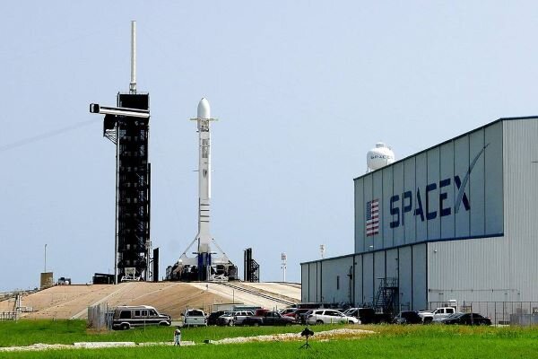 SpaceX launches 54 Starlink communication satellites