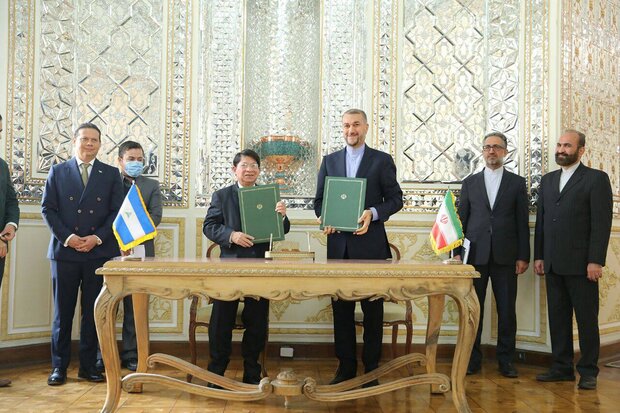 Iran, Nicaragua FMs sign comprehensive cooperation document