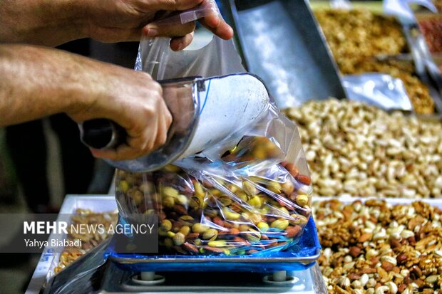 رونق بازار شب یلدا در کرمانشاه