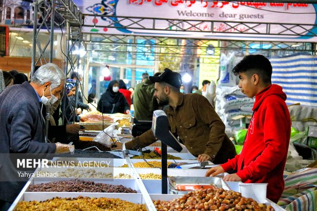 رونق بازار شب یلدا در کرمانشاه