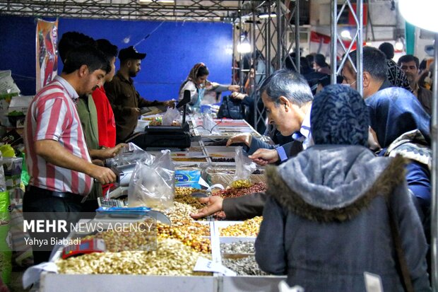 رونق بازار شب یلدا در کرمانشاه