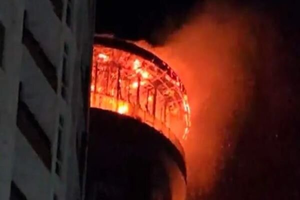 Fire breaks out in residential building in Georgia's Batumi