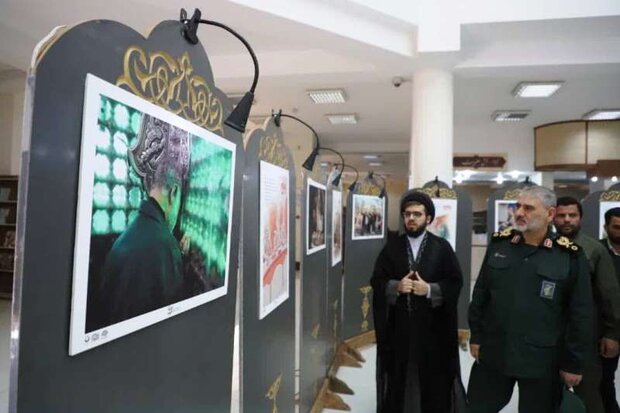 نمایشگاه آثار هنرهای تجسمی و عکس در اهواز گشایش یافت