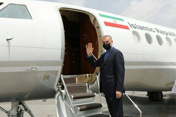 أمير عبداللهيان يتوجه إلى عُمان للقاء عدد من المسؤولين
