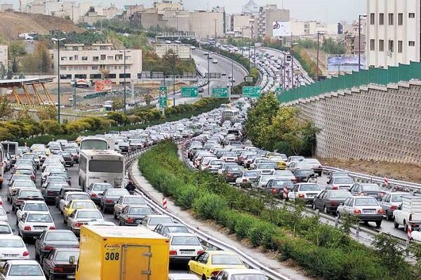 ترافیک نیمه‌سنگین در آزادراه کرج - تهران