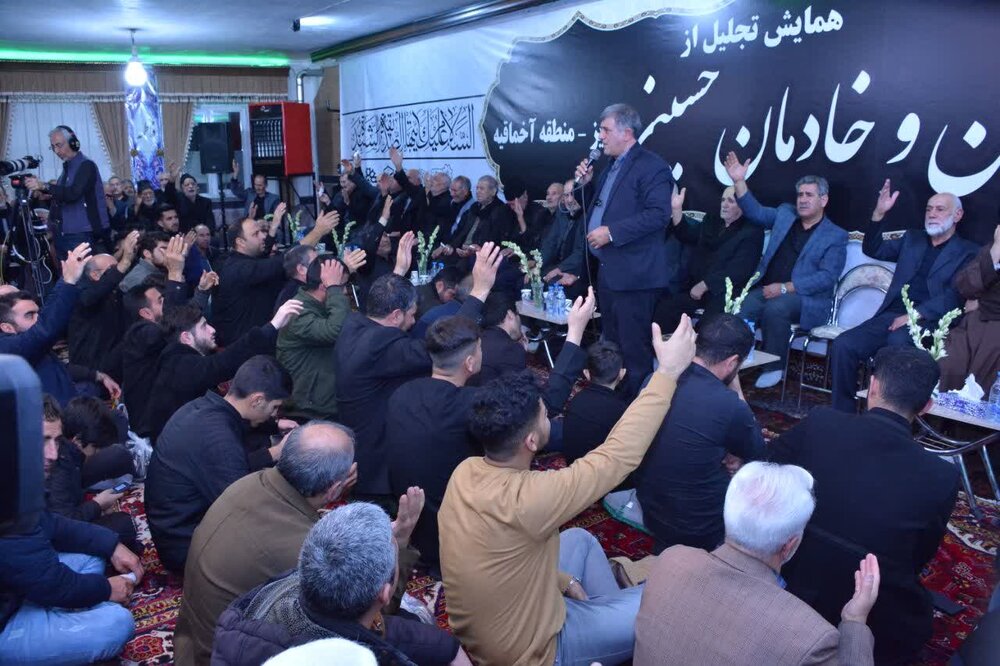 تجلیل از پیرغلامان و خادمان دربار اباعبدالله الحسین(ع) در تبریز