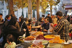 بازار پرشور و گرم شب یلدا در مرکز لرستان