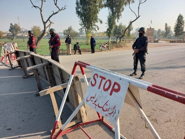 پاکستانی شہر بنوں میں یرغمال بنائے گئے سی ٹی ڈی اہل کاروں کو رہا کرالیا گیا، 33 دہشت گرد ہلاک