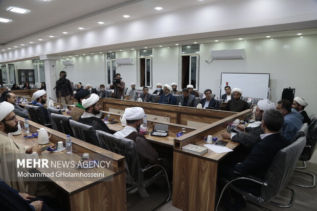 اتحاد حوزه و دانشگاه یک ضرورت برای تأثیرگذاری مطلوب در جامعه است