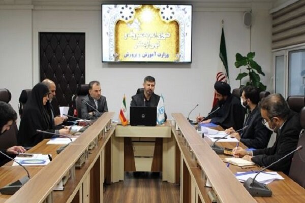 نهی از منکر را باید از دفاتر خود آغاز کنیم