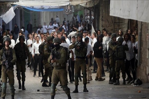شهرک نشینان به مسجدالاقصی یورش بردند/ بازداشت فلسطینیان 