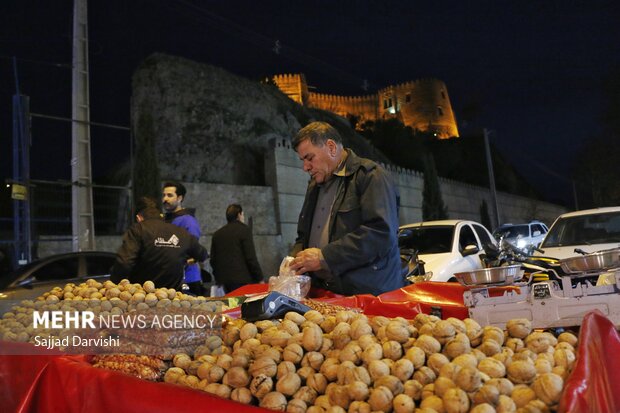 بازار شب یلدا خرم آباد