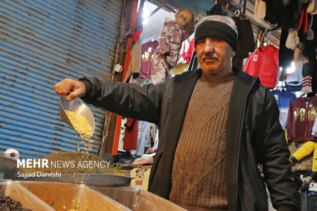 اجرای طرح نظارتی تعزیرات بر بازار شب یلدا در زنجان