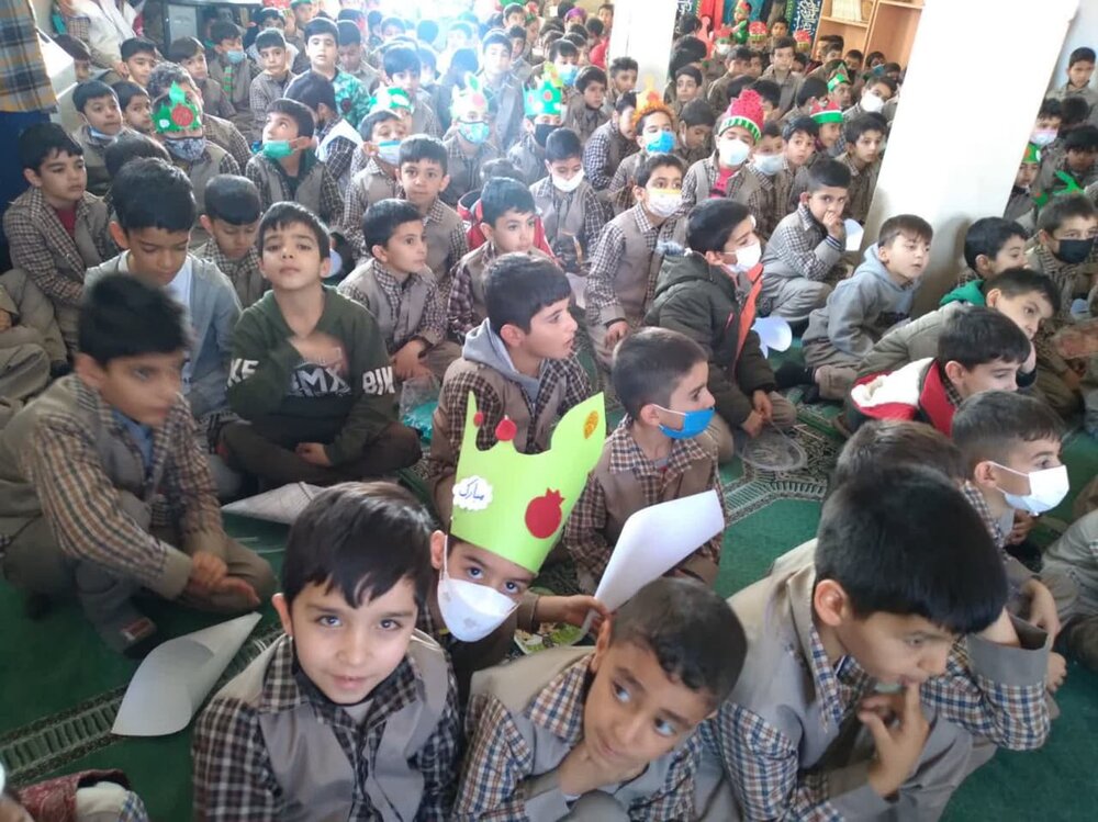 برپایی جشن شب یلدا و شادمانی در مدارس شهرستان فریدن