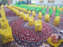 ۵۰ بسته میوه و آجیل در بین نیازمندان شهر بجنورد توزیع شد