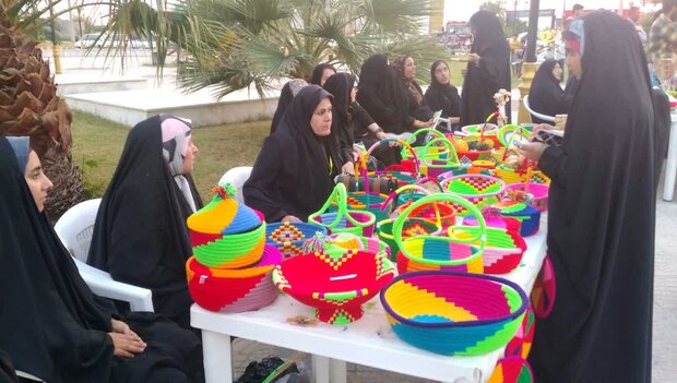 نمایشگاه صنایعدستی و محصولات هنرمندان دوراهک برپا شد