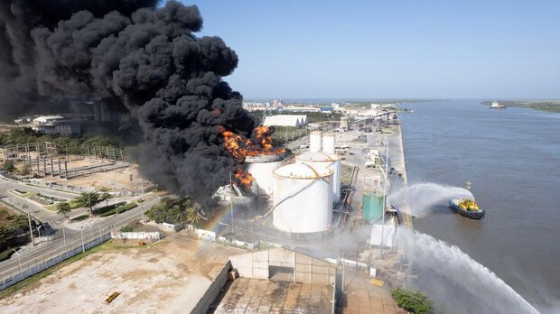 1 killed in oil tank explosion in Colombia's Barranquilla