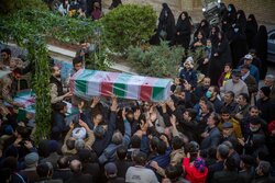 قزوین میں 8 گمنام شہیدوں کی تشییع جنازہ