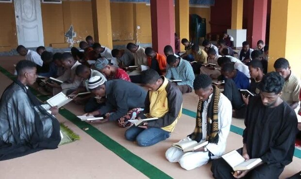 محافل «انس با قرآن، ادعیه و احادیث» در ماداگاسکار برگزار شد