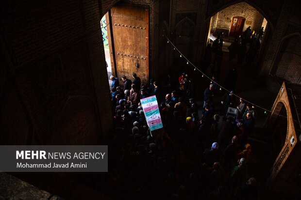 قزوین میں 8 گمنام شہیدوں کی تشییع جنازہ
