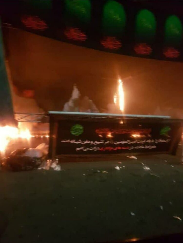 اغتشاشگران موکب عزاداری فاطمیه در فردیس را به آتش کشیدند