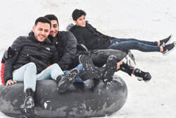 Snow brings joy to people of Arak