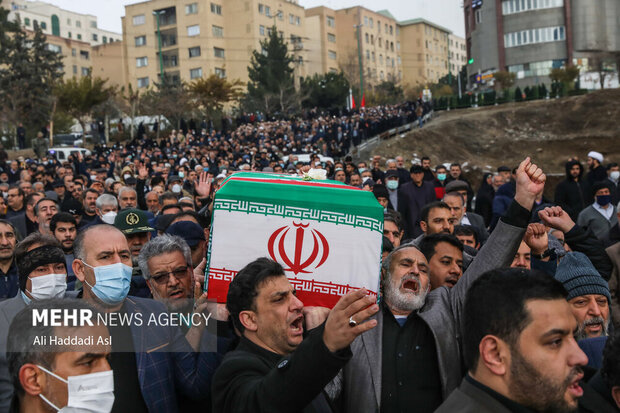 مراسم تشییع پیکر زنده یاد رستم قاسمی صبح روز یکشنبه ۲۰ آذر ماه ۱۴۰۱ با حضور مقامات لشگری و کشوری در مسجد پیامبر اعظم شهرک محلاتی تهران برگزار و به سمت گلزار شهدا بدرقه شد