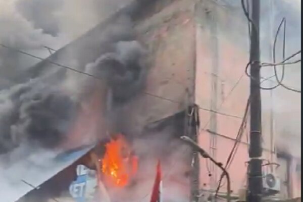 VIDEO: Fire breaks out in shop in west Delhi