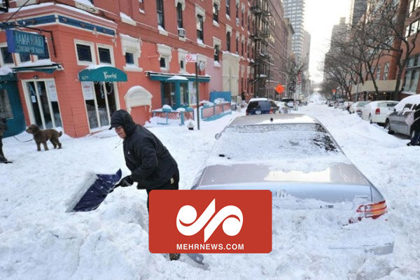 تصاویری از برف و کولاک شدید در آمریکا