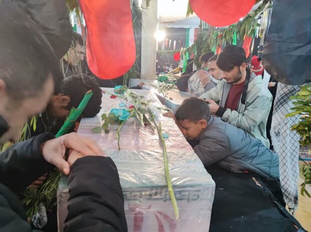 مردم پلدختر شهدای گمنام را به آغوش کشیدند