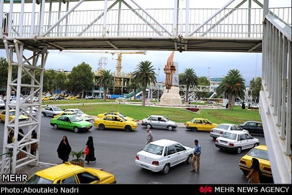 پل های عابر پیاده میدان شهرداری تا یک ماه آینده راه اندازی می شود