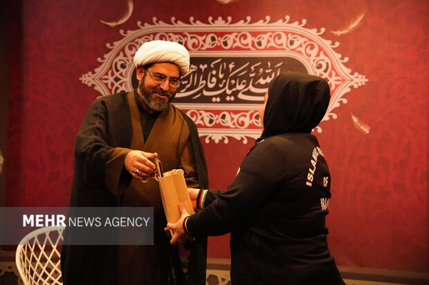 بانوی مدال آور خوزستانی مورد تقدیر سازمان تبلیغات قرار گرفت