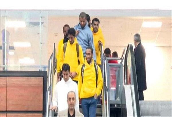 Somali'de serbest bırakılan 14 İranlı balıkçı ülkeye döndü Somali'de serbest bırakılan 14 İranlı balıkçı ülkeye döndü