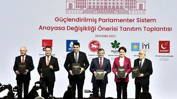 Altılı Masa'nın en önemli sorunu aday belirleme meselesidir