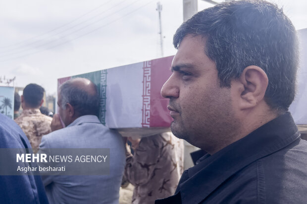 Funeral for 5 unidentified martyrs in Qeshm