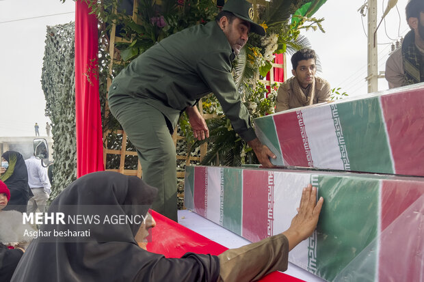 Funeral for 5 unidentified martyrs in Qeshm