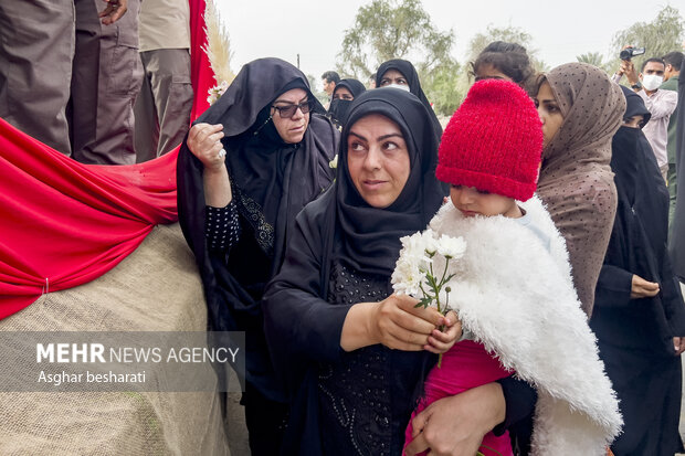 Funeral for 5 unidentified martyrs in Qeshm