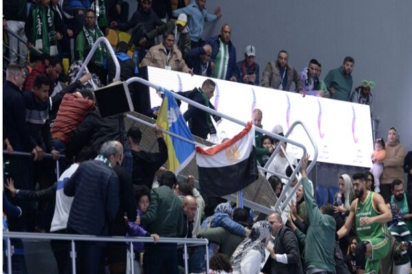 فرو ریختن سکو در جریان مسابقه بستکبال در مصر/ زخمی شدن ۲۷ نفر