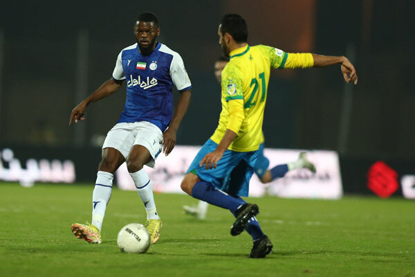 پنالتی مشکوک به فریاد استقلال رسید/ نفس آبیها بیخ گوش پرسپولیس