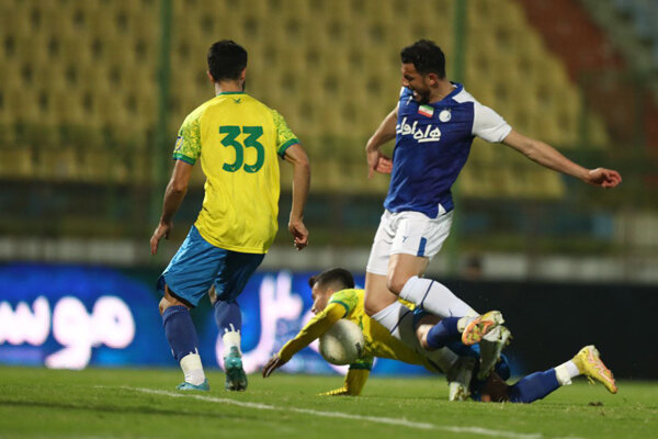 Esteghlal edge Sanat Naft, Persepolis held by Paykan: IPL - Tehran Times